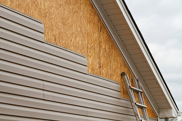 Professional Siding Contractor technician working in Brooklyn, IN